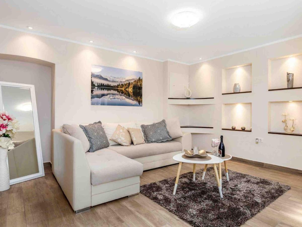 Srok Apartments With Pool Kastav Habitación foto
